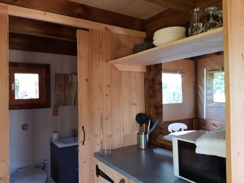 Insolite 4 personnes - Cabatente meublée avec cuisine et sanitaires 29m² - 2 chambres
