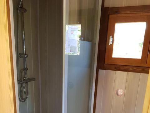 Insolite 4 personnes - Cabatente meublée avec cuisine et sanitaires 29m² - 2 chambres