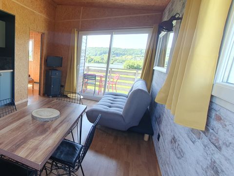 Hébergement 4 personnes - Cottage sur pilotis Privilège 35m² -1 chambre + 1 alcôve - lave vaisselle - terrasse face aux étangs