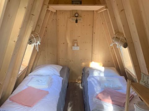 HÉBERGEMENT INSOLITE 2 personnes - CABANE TIPI 2 (sans sanitaire privatif) - 12m² -  1 chambre