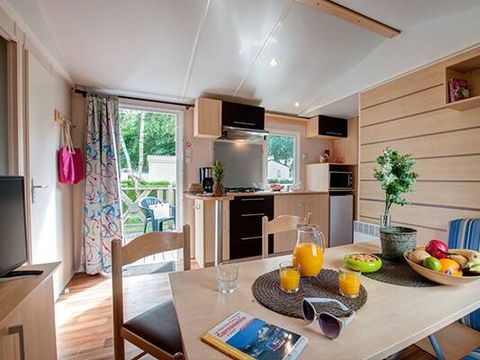BUNGALOW 4 personnes - Mobil-home | Comfort | 2 Ch. | 4 Pers. | Terrasse surélevée | TV