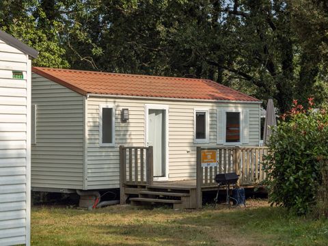 BUNGALOW 6 personnes - Mobil-home | Comfort | 3 Ch. | 6 Pers. | Terrasse surélevée non couverte | 1 SDB | TV