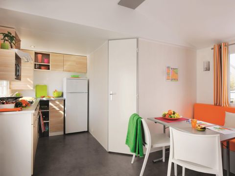 MOBILHOME 4 personnes - Mobil-home Standard 27 m² (2 chambres) + TV avec une terrasse intégrée semi-couverte 7m² 4 pers.