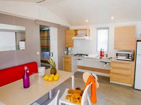 Mobilhome 4 personnes - Mobil-home Confort 29m² (2 chambres) + adapté aux personnes à mobilité réduite + TV + terrasse