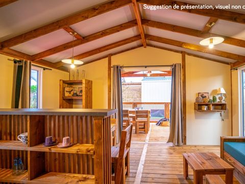 CHALET 5 personnes - Lodge VIP Premium 34m² - vue sur lac (2 chambres) + TV + draps + serviettes + terrasse couverte 11m² 4/5 pers.