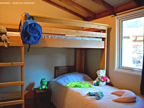 CHALET 5 personnes - Lodge VIP Premium 34m² - vue sur lac (2 chambres) + TV + draps + serviettes + terrasse couverte 11m² 4/5 pers.