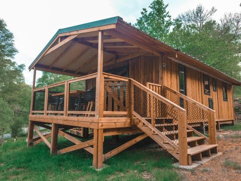 CHALET 4 personnes - Lodge VIP Premium 34m² - vue sur lac (2 chambres) + TV + draps + serviettes + terrasse couverte 11m²