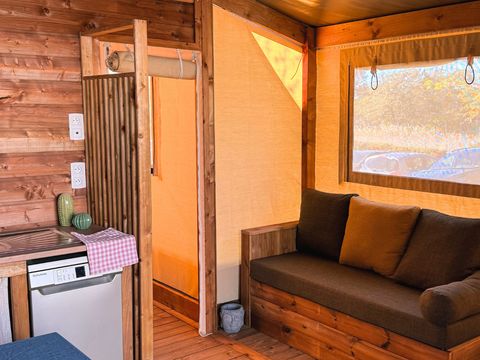 BUNGALOW TOILÉ 5 personnes - Cabane toilée Cotton Flower Confort 28m² (2 chambres) + TV + terrasse couverte 16m²
