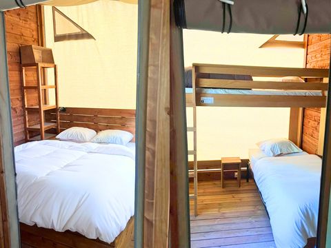 BUNGALOW TOILÉ 5 personnes - Cabane toilée Cotton Flower Confort 28m² (2 chambres) + TV + terrasse couverte 16m²