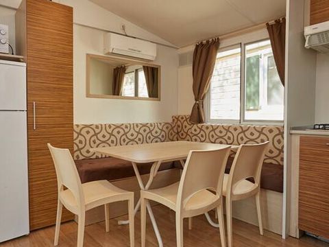 MOBILHOME 4 personnes - Mobil-home | Classic | 2 Ch. | 4 Pers. | Terrasse surélevée | 2 SDB | Clim. | TV