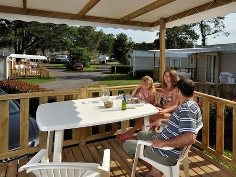Mobilhome 4 personnes - STANDARD 29m² - 2 chambres - Terrasse semi-couverte 18m²