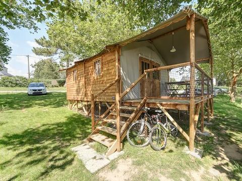 TENTE TOILE ET BOIS 4 personnes - Cabane Lodge Bois sur pilotis STANDARD 38m² (2 chambres) dont terrasse couverte de 8m²