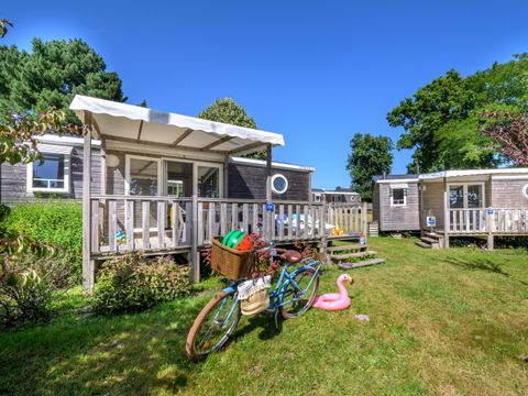 Mobilhome 4 personnes - Bois - CONFORT 29m² - 2 chambres - Terrasse - TV - Quartier piéton - Nespresso