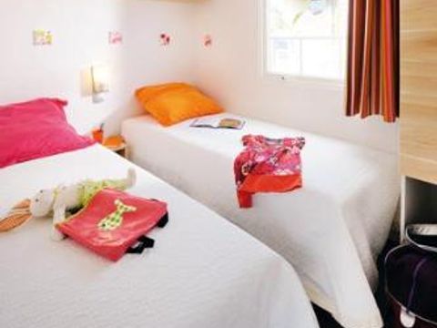 MOBILHOME 4 personnes - Mobil-home Bois CONFORT 29m² (2 chambres) + Terrasse + TV + Quartier piéton + Nespresso