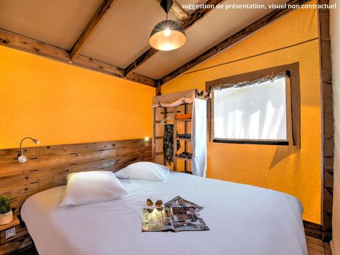 TENTE TOILE ET BOIS 5 personnes - Ecolodge Cotton Toilée CONFORT 32m² (2 chambres) + terrasse couverte 11m² + TV