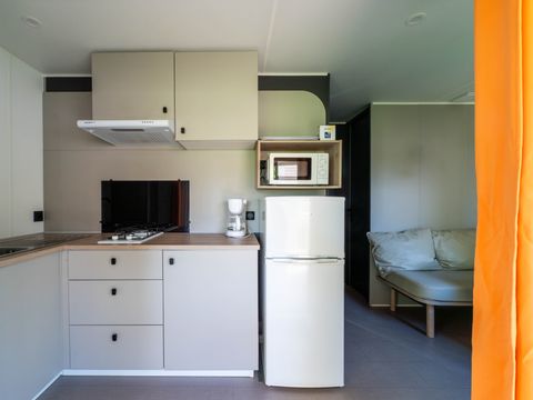 Mobilhome 2 personnes - Mobil home Confort 18m² - 1 chambre + terrasse couverte + TV 2 pers