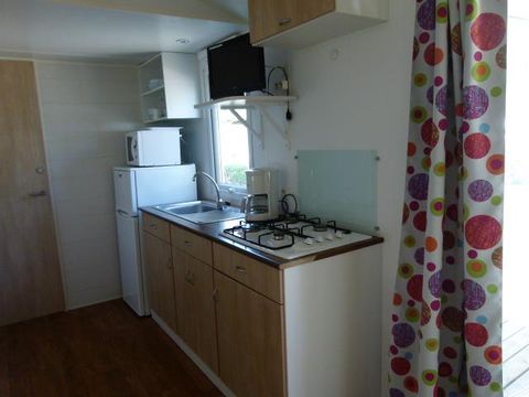 Mobilhome 5 personnes - Mobil home Confort 27m² - 2 chambres + terrasse semi-couverte + TV 2/5 pers