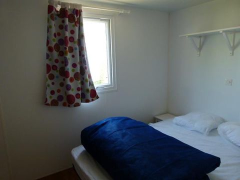 Mobilhome 5 personnes - Mobil home Confort 27m² - 2 chambres + terrasse semi-couverte + TV 2/5 pers