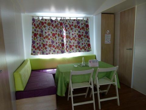Mobilhome 5 personnes - Mobil home Confort 27m² - 2 chambres + terrasse semi-couverte + TV 2/5 pers