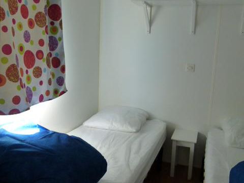 Mobilhome 5 personnes - Mobil home Confort 27m² - 2 chambres + terrasse semi-couverte + TV 2/5 pers