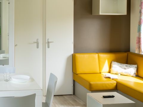 Mobilhome 6 personnes - Homeflower Premium 31m² - 3 chambres + terrasse semi-couverte + lave-vaisselle + TV 6 pers