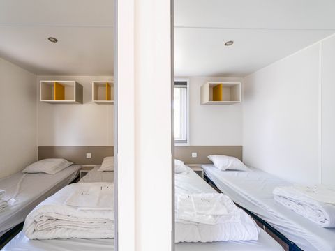 Mobilhome 6 personnes - Homeflower Premium 31m² - 3 chambres + terrasse semi-couverte + lave-vaisselle + TV 6 pers