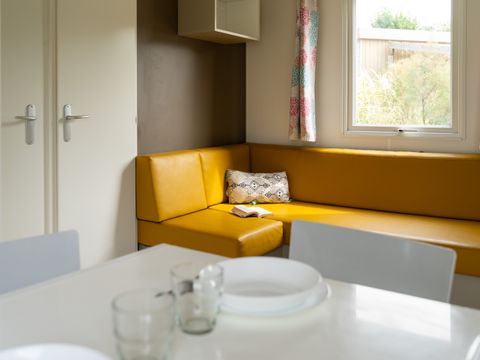 Mobilhome 6 personnes - Homeflower Premium 31m² - 3 chambres + terrasse semi-couverte + lave-vaisselle + TV 6 pers