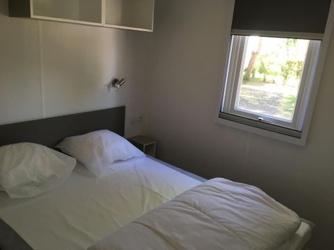 MOBILHOME 6 personnes - Homeflower Premium 31m² - 3 chambres + terrasse semi-couverte + lave-vaisselle + TV 6 pers
