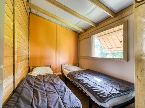 Lodge 5 personnes - Sweetflower Lodge Premium 32m² - 2 chambres + terrasse couverte +TV 4/5 pers