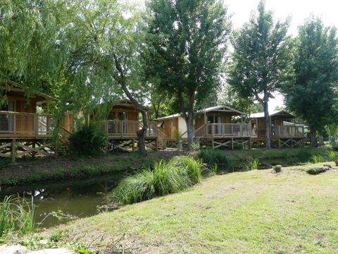 LODGE 5 personnes - SWEETFLOWER PREMIUM Lodge sur pilotis en bois et canvas, 2 chambres