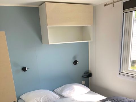 MOBILHOME 4 personnes - Mobil Home Premium 25m² - 2 chambres + terrasse couverte + TV + Lave-vaisselle 2/4 pers