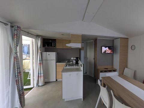 Mobilhome 6 personnes - Premium 42m² - 3 chambres + terrasse couverte + lave vaisselle + 2 salles de bain