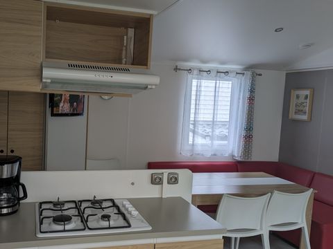 Mobilhome 6 personnes - Premium 42m² - 3 chambres + terrasse couverte + lave vaisselle + 2 salles de bain
