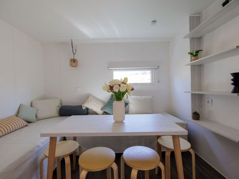 TENTE TOILE ET BOIS 4 personnes - Ecrin Cocoon Insolite 16m² (sans sanitaires) 2 chambres + Terrasse couverte 14 m²+ TV + Coin Cuisine 4 pers