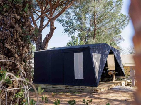 TENTE TOILE ET BOIS 4 personnes - Ecrin Cocoon Insolite 16m² (sans sanitaires) 2 chambres + Terrasse couverte 14 m²+ TV + Coin Cuisine 4 pers