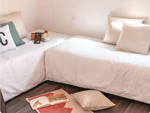 TENTE TOILE ET BOIS 4 personnes - Ecrin Cocoon Insolite 16m² (sans sanitaires) 2 chambres + Terrasse couverte 14 m²+ TV + Coin Cuisine 4 pers
