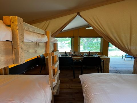 TENTE TOILE ET BOIS 5 personnes - Safari Lodge 37 m2 (sans sanitaires), 2 Chambres, terrasse couverte 1/5 pers