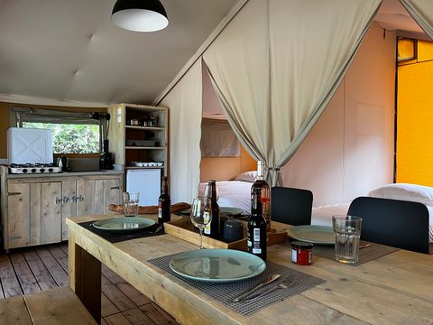 Tente en toile et en bois 5 personnes - Safari Lodge 37 m2 (sans sanitaires), 2 Chambres, terrasse couverte 1/5 pers