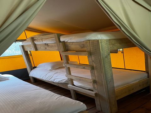 TENTE TOILE ET BOIS 5 personnes - Safari Lodge 37 m2 (sans sanitaires), 2 Chambres, terrasse couverte 1/5 pers