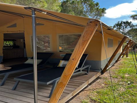 TENTE TOILE ET BOIS 5 personnes - Safari Lodge 37 m2 (sans sanitaires), 2 Chambres, terrasse couverte 1/5 pers