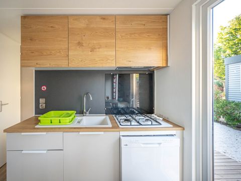 MOBILHOME 6 personnes - Mobil-home LAURIER ROSE Premium (3 chambres) 33m2 - terrasse couverte 19m2+ LV + TV + Climatisation 1/7 pers