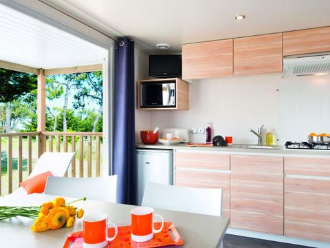MOBILHOME 4 personnes - Mobil-Home PIN PARASOL Standard 30m² (2 chambres) - terrasse couverte 8 m²- TV-NON CLIMATISE 4 pers