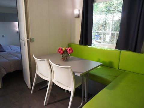 MOBILHOME 4 personnes - Mobil-Home OLIVIER Confort 29m² (2 chambres) - terrasse 9 m²+ TV + Climatisation 4 pers