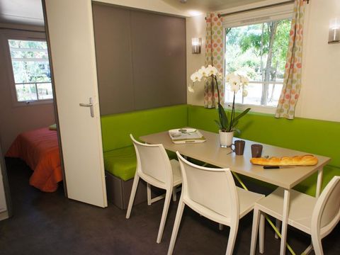 MOBILHOME 6 personnes - Mobil-home CYPRES Confort 29m² (3 chambres) - terrasse couverte 16 m² - TV + Climatisation 6 pers