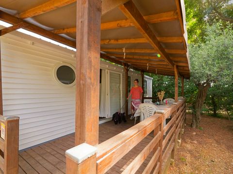 MOBILHOME 6 personnes - Mobil-home CYPRES Confort 29m² (3 chambres) - terrasse couverte 16 m² - TV + Climatisation 6 pers