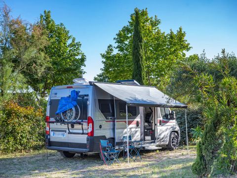 Flower Camping Le Mas de Mourgues - Camping Gard - Image N°4