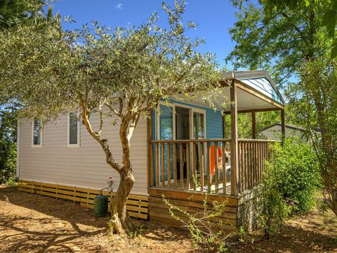 Flower Camping Le Mas de Mourgues - Camping Gard - Image N°6