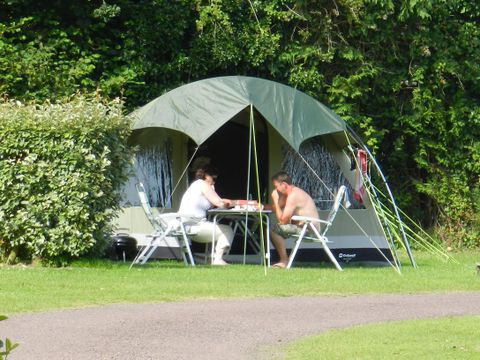 Emplacement - Emplacement Premium : véhicule + tente/caravane + électricité + frigo