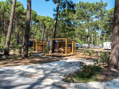 Emplacement - SIGNATURE avec terrasse équipée