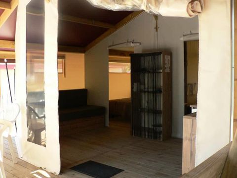 TENTE TOILE ET BOIS 4 personnes - Confort 3 Pièces 4 Personnes Sans Sanitaires